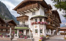 Hotel Ramon
